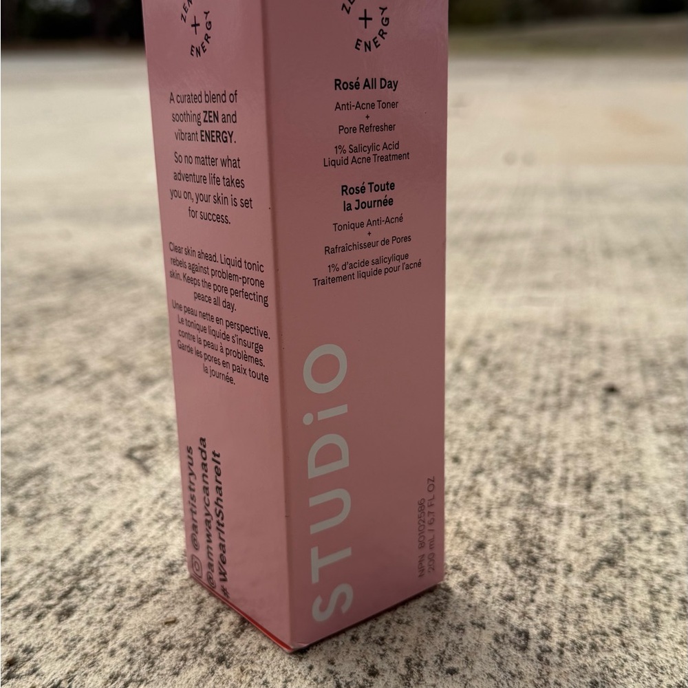 Studio Rosé All Day Anti-Acne Toner in Pink